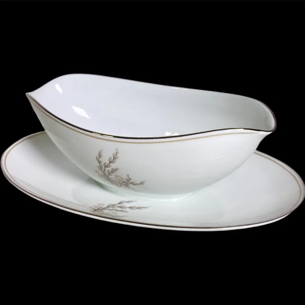Noritake Porcelain Gravy Boat with Attached Underplate Candice‎ Pattern Japan